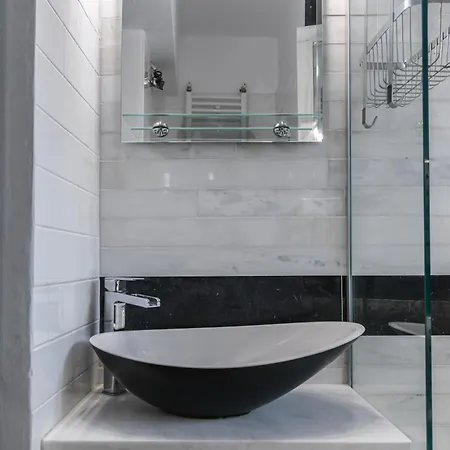 Luxurious Penthouse With Jacuzzi Apartment *