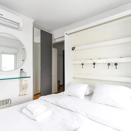 Luxurious Penthouse With Jacuzzi Apartment *