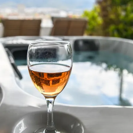 Apartmán Luxurious Penthouse With Jacuzzi *